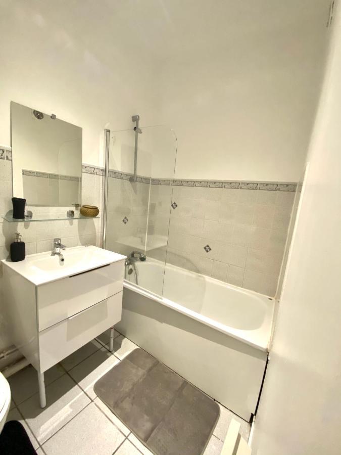 Charmant Studio Avec Acces Internet Au Centre Ville Apartment รูออง ภายนอก รูปภาพ